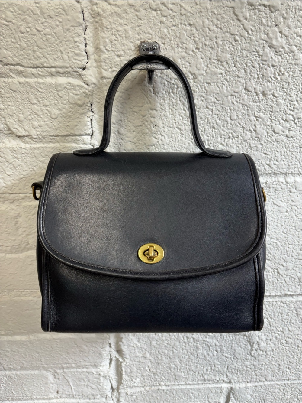 Vintage 9977 Coach Manor Black Leather Top-Handle Satchel with Gold Turn-Lock